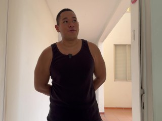 KIRA BLONDE- Mi Vecina me hace un masaje, y Termina dándome su leche