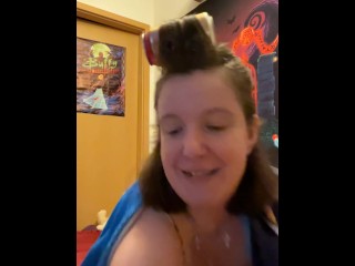 Tr*mp eats Nymeria Malfoy‘s cat and grabs her by the pussy!