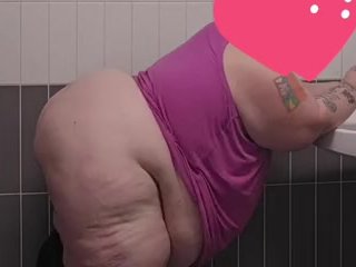 SSBBW belly jiggle