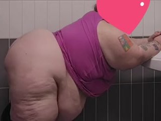 SSBBW belly jiggle