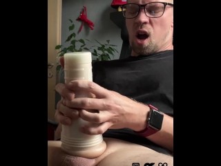 Quick orgasm, I fucked myself with a fake pussy