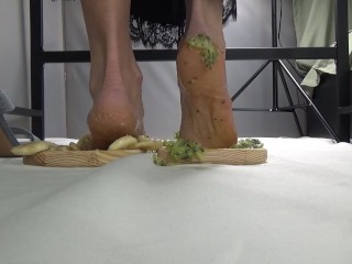 I trample fruits with my feet. Lick my feet