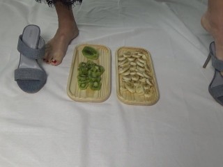 I trample fruits with my feet. Lick my feet