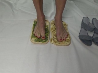 I trample fruits with my feet. Lick my feet
