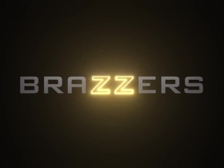 Tall Girls Do It Better Briana Banderas / Brazzers