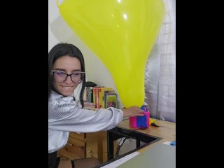 This secretary makes a great pop art hit with her balloon (Full video on C4S / MV / OF / Membersite)