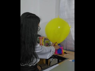 This secretary makes a great pop art hit with her balloon (Full video on C4S / MV / OF / Membersite)