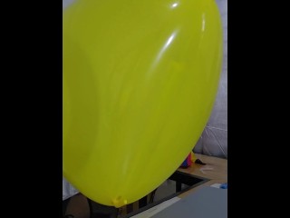 This secretary makes a great pop art hit with her balloon (Full video on C4S / MV / OF / Membersite)