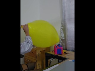 This secretary makes a great pop art hit with her balloon (Full video on C4S / MV / OF / Membersite)