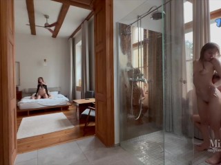 She didn't Mind to Join them! - Amateur Group Fuck