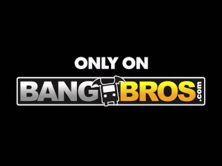 BANGBROS - Brianna Moore Asks For An Oily Massage, Ends Up Getting An Orgasmic Pounding