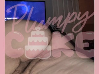 Real fat milf farting in bed