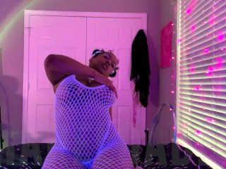 Reloaded - 2 Girls 1 Loop