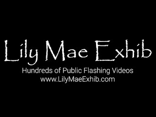 Public Bikini Flashing – She Doesn’t Care Who Sees