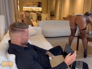 LA PAISITA OFICIAL ES UNA MILF MAID  CACHONDA  BUSCANDO  SASTIFACER A SU DELICIOSO JEFE