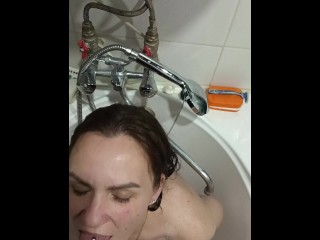 Обоссали Машу в ванной