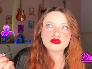 Catwoman prend son coloc au gode-ceinture