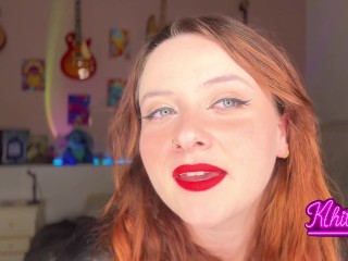 Catwoman prend son coloc au gode-ceinture