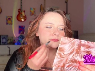 Catwoman prend son coloc au gode-ceinture