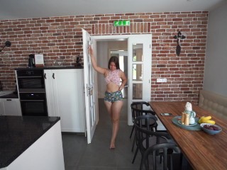 Fast (Motion) Twerk in Booty Shorts