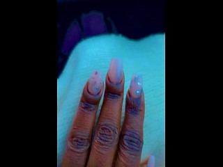 Je veux briller de la tête aux pieds. 💅👣 Et toi, tu vas payer en silence.