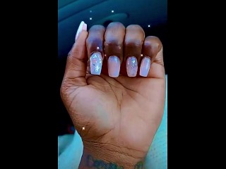 Je veux briller de la tête aux pieds. 💅👣 Et toi, tu vas payer en silence.