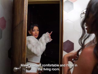 Best friends Mariana Martix and Daniela Andrea get horny and lick pussy on the living room