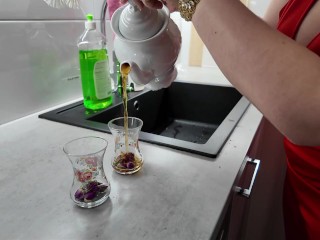 سکس ایرانی‌ گاییدن زن کص تپل و کون گنده بعد از صرف چای و کلوچه - Iranian Persian Big Ass Girl