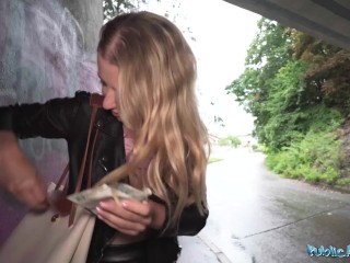 Public Agent Picked up this athletic blonde in the rain