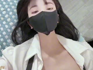 和女友的闺蜜偷偷发生关系，没及时拔出内射