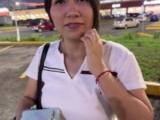 Ofrezco dinero en la calle a cambio de sexo