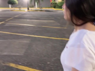 Ofrezco dinero en la calle a cambio de sexo