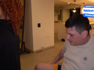 Mi esposa colombiana me hace cornudo frente a mis ojos y me encanta como se viene adentro de ella 😳