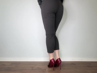 MILF Pees in Office Pants / Pee in Heels