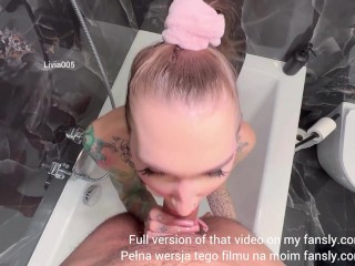 Zrobił na mnie piss, a potem zalał spermą