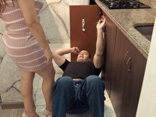Horny Wife Seduces the Kitchen Repairman and Gets Fucked Fast Before Her Husband Comes Back Home