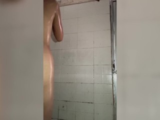 18 YEAR OLD GIRL TAKES A BATH AND THEN COMES INTO MY ROOM, PERFECT TITS