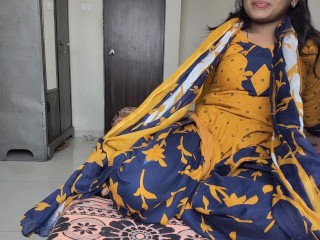 Beautiful 18 year old Indian kamwali seducing owner with hot lusty sex