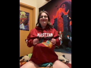 Harriet Potter cums whimpering and screaming while riding Draco‘s jacket! #Drarry