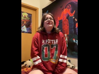 Harriet Potter cums whimpering and screaming while riding Draco‘s jacket! #Drarry