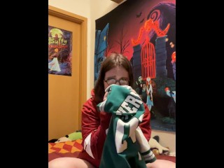 Harriet Potter cums whimpering and screaming while riding Draco‘s jacket! #Drarry