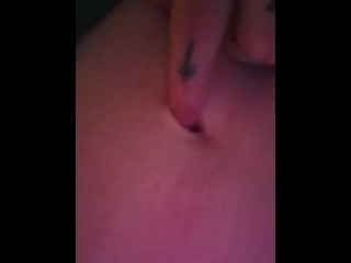 Belly button fingering