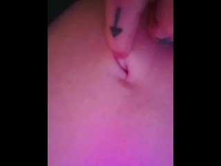 Belly button fingering