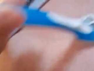 Giving my pussy (Lucy) a shave 😈🪒