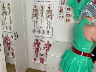 Oiling my Clinic Latexdress
