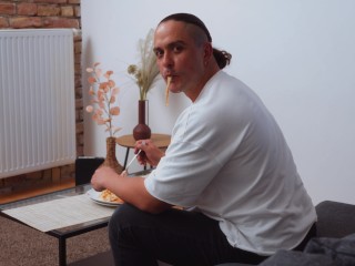 Luna Roulette's saucy payback turns into a spicy Italian threesome (FULL)