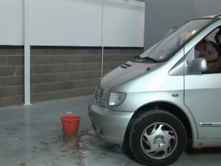 Savannah Gold And Francesca Have A Threesome In A Car And Cum Swap- Titopia