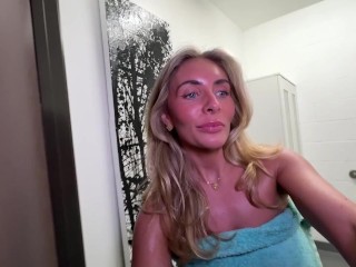 Bonnie Blue Cheats With PT In Public Locker Room