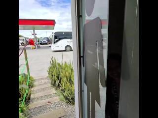 niñera caliente quiere follar en publico ahora mismo