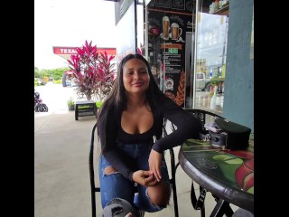 niñera caliente quiere follar en publico ahora mismo